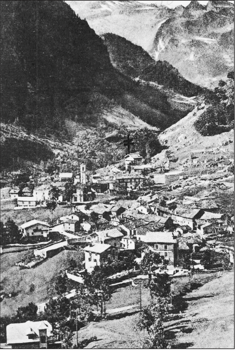 Panorama di Mondrone, borgata situata tra Ala di Stura e Balme. Qui era sacerdote, nella seconda met&agrave; dell&rsquo;Ottocento, don Rolando. Venne chiamato dagli abitanti di Av&eacute;rolle, in Savoia, per liberare la valle d&rsquo;oltralpe dall&rsquo;invasione di cavallette.