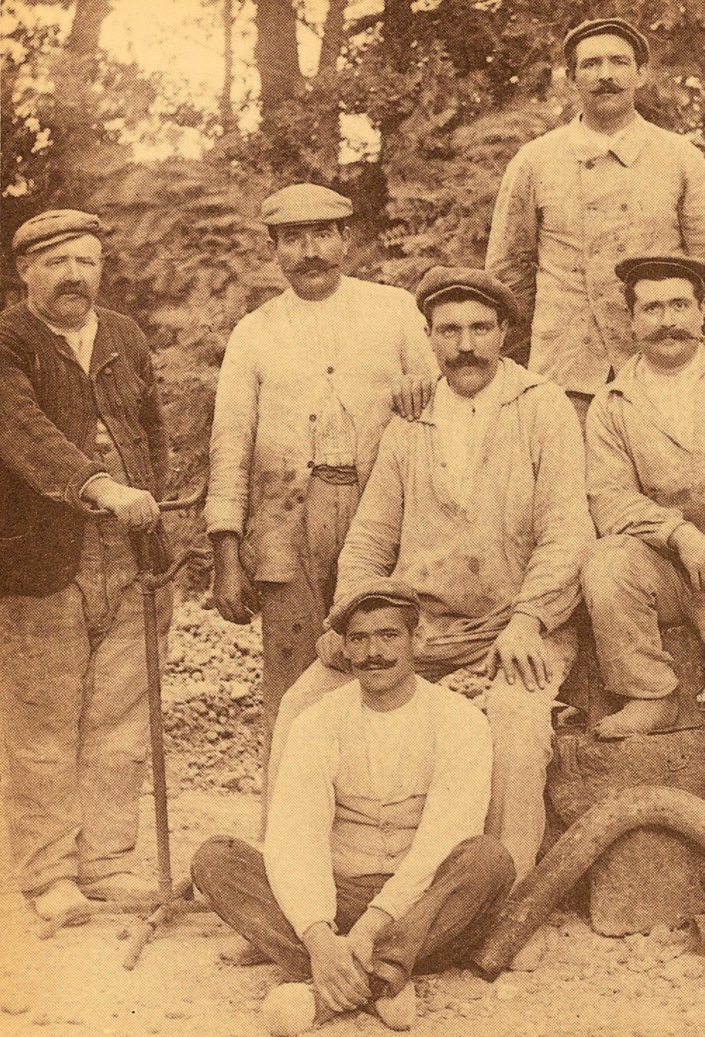 Muratori al lavoro in una miniatura medievale