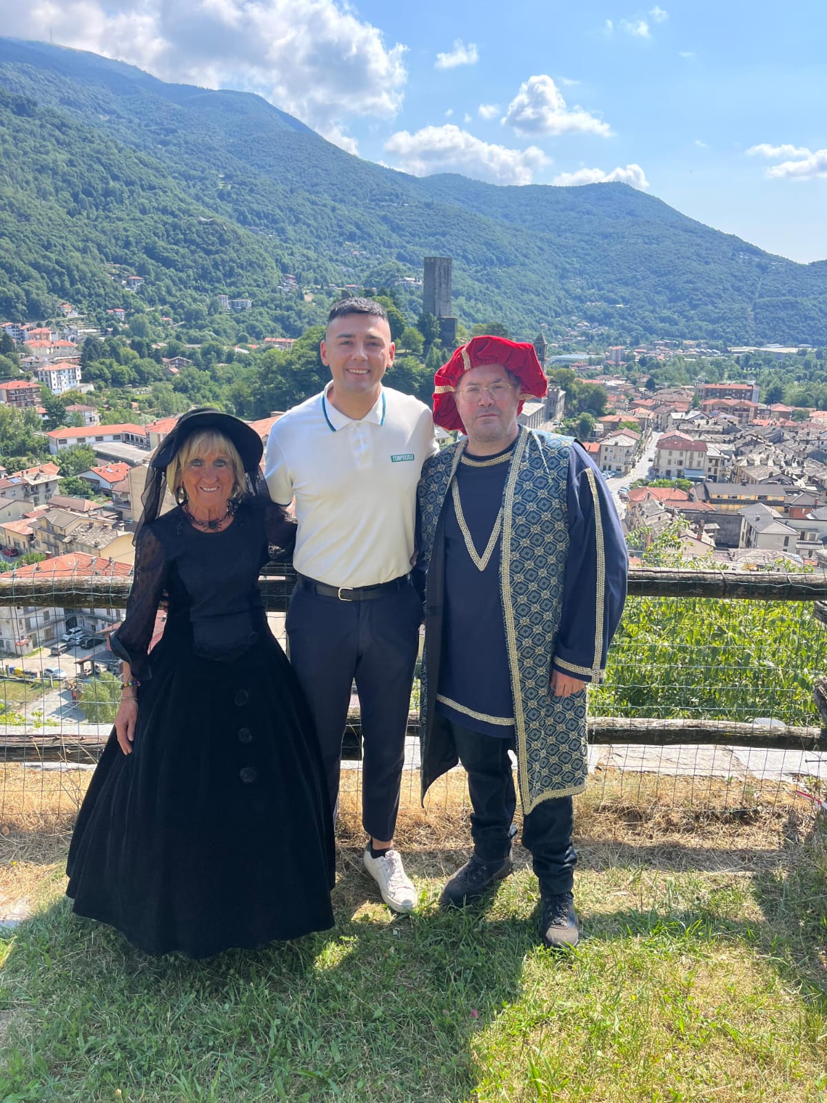 Marco Valsoano (P&eacute;ilacan) con Luciana Vallero (Madama Rua) e il Vice Sindaco Mattia Macr&igrave;
