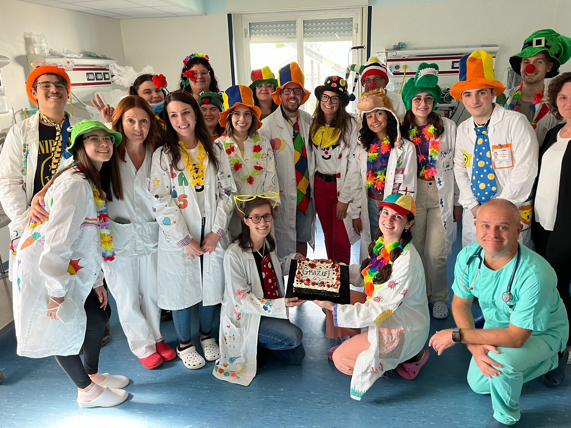 Wolontari Clown donazione capnografo