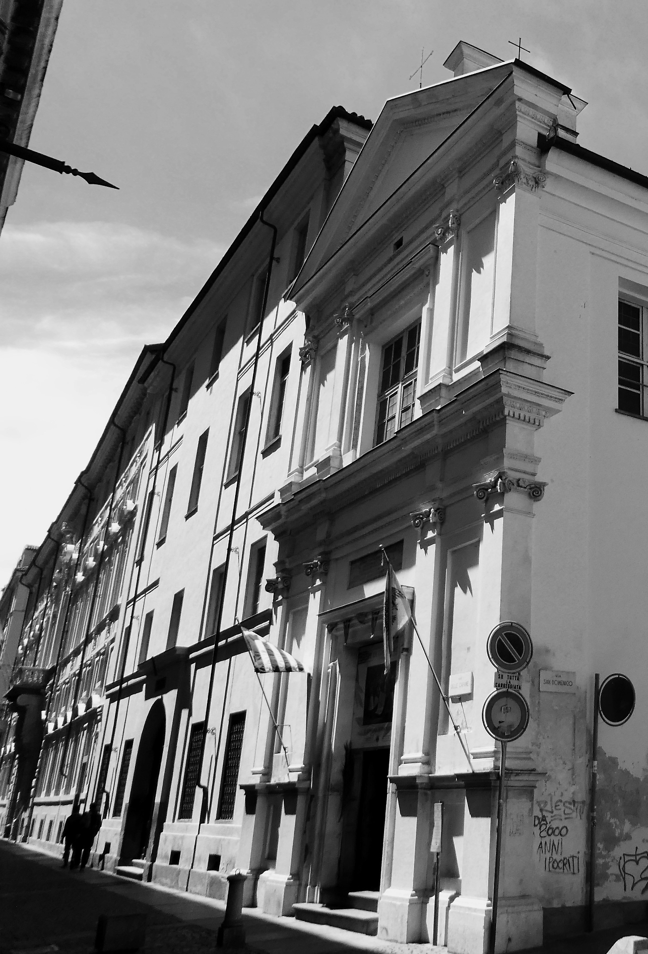 Torino, la chiesa delle orfane (all'angolo fra le vie delle Orfane e S. Domenico)